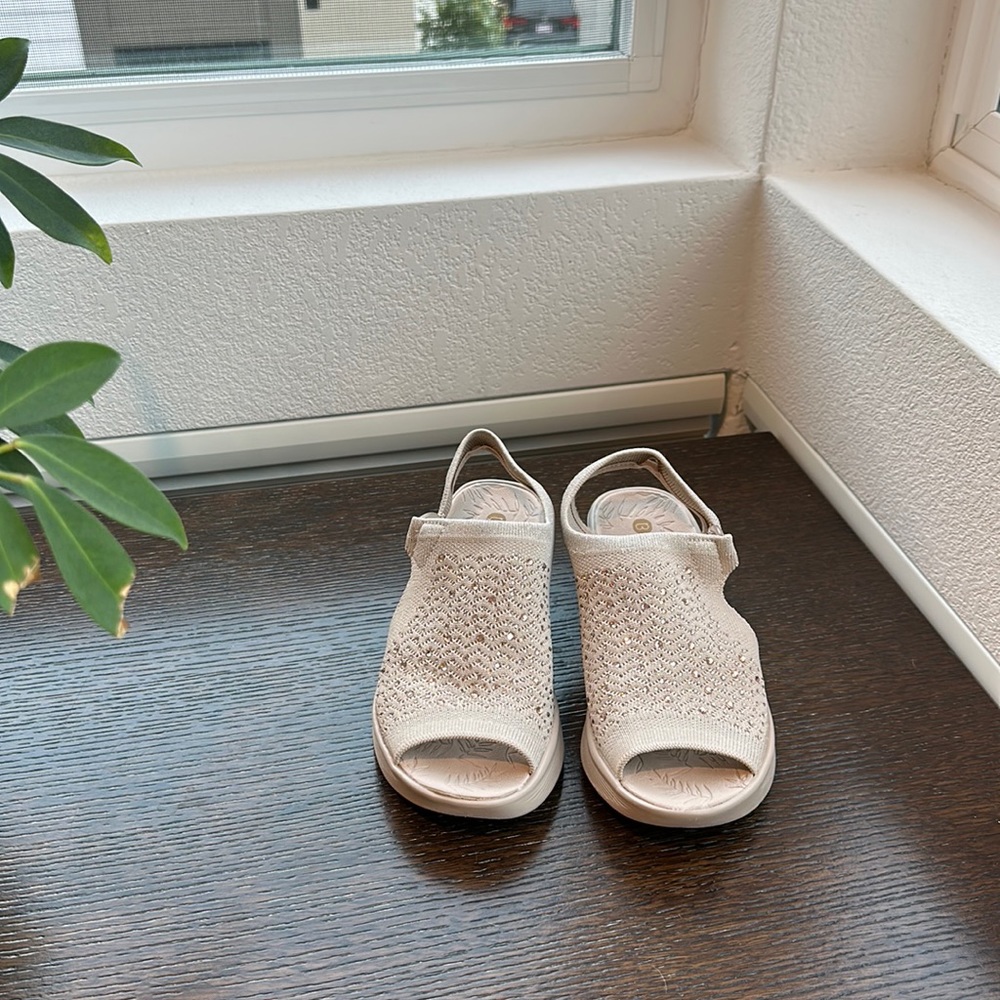 Bzees woman’s size 6
